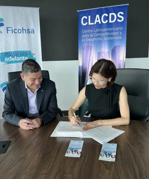 INCAE y Ficohsa fortalecen el liderazgo empresarial en centroamérica