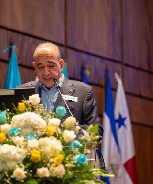 Ficohsa impulsa líderes empresariales con el respaldo de INCAE